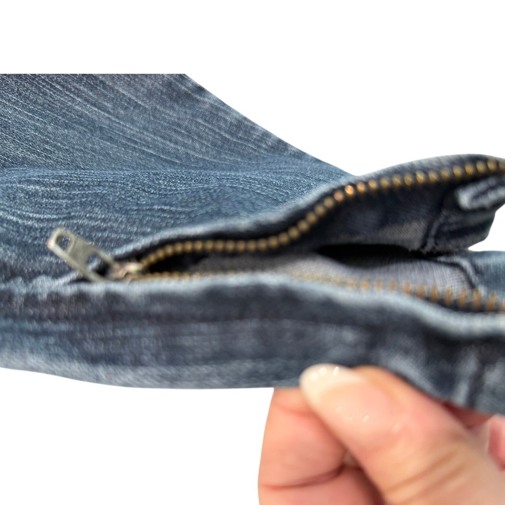Chicos Platinum Blue Medium Wash Ankle Crop Zipper Hem Jeans Size 3 / 16 3 - Picture 5 of 8
